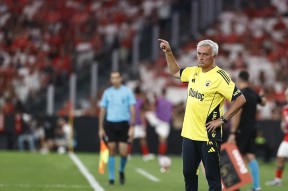 爱游戏中国体育-今晚里昂备战法国杯，迎来里程碑细节曝光，引发热议，资深球员宣示担当(碳达峰碳中和重大宣示)