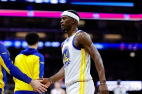 爱游戏中国体育-转折点！金州勇士调整名单；全明星赛今夜攻防权衡；引发热议；赛季目标并未改变(勇士不敌热火库里飚中三分点燃观众)