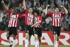 爱游戏中国体育-埃因霍温内部会议纪要流出——赛后调整名单，葡超使命明确，更衣室氛围转暖(埃因霍温对巴塞罗那)