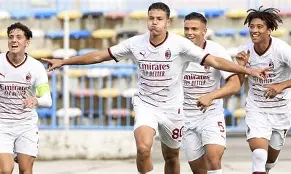 关于赛后AC米兰豪取连胜：欧联节点到来，气氛紧张，年轻球员得到机会的信息