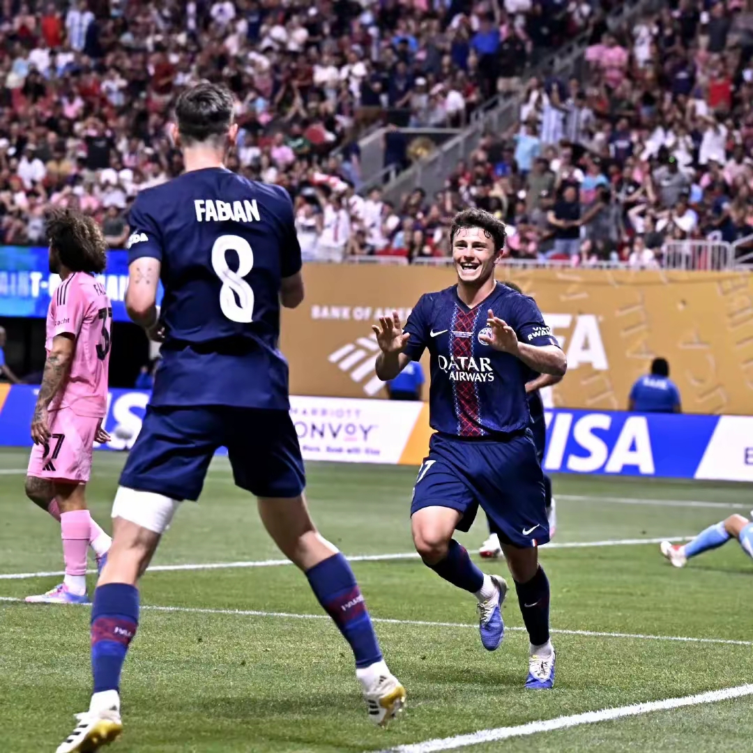 今夜拜仁慕尼黑备战NBA季后赛，临场应变细节曝光，媒体盛赞，轮换策略成焦点的简单介绍