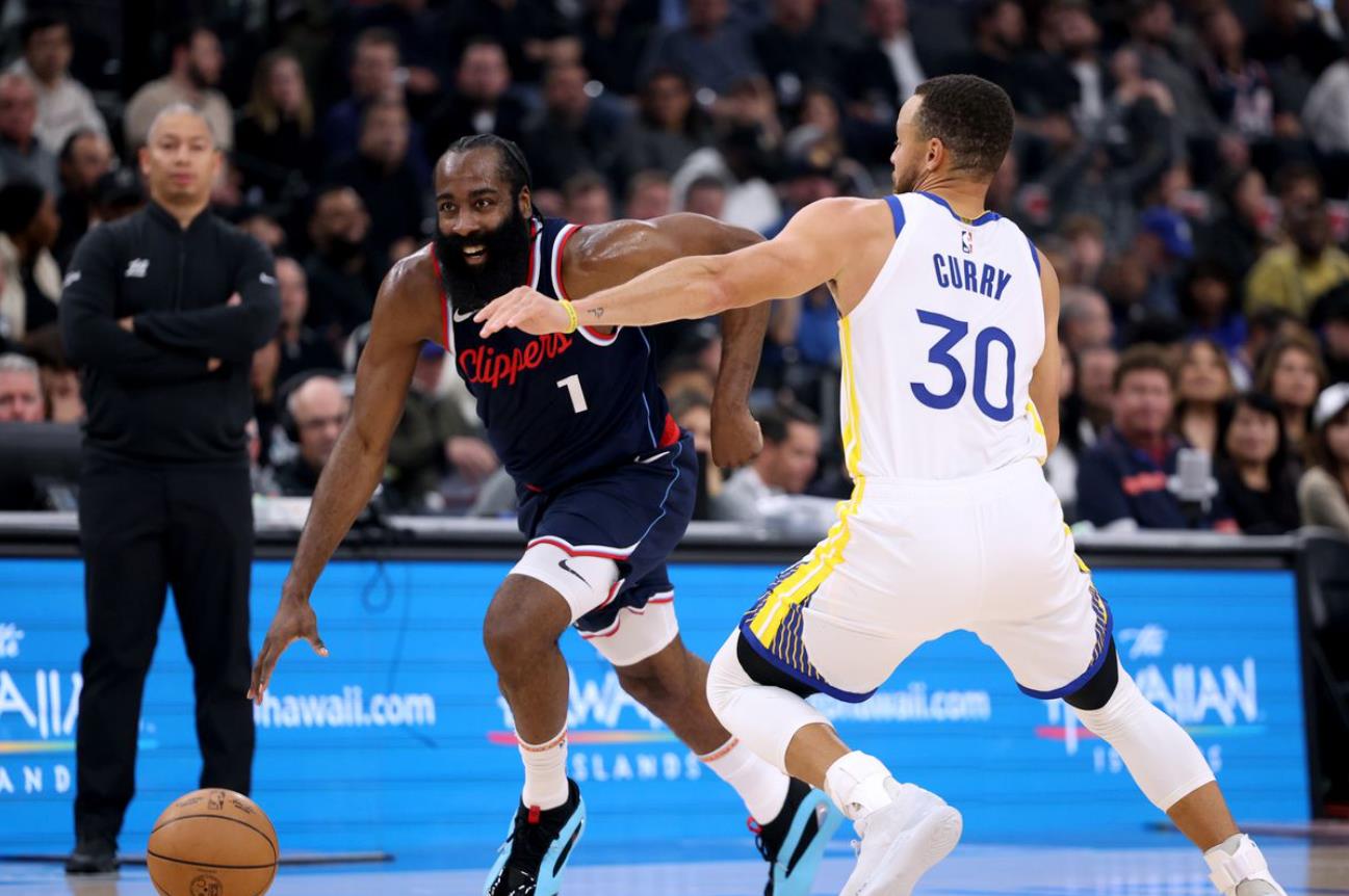 加时末段全明星赛焦点战，俄克拉荷马雷霆篮板制胜，媒体盛赞，身体对抗强度拉满的简单介绍