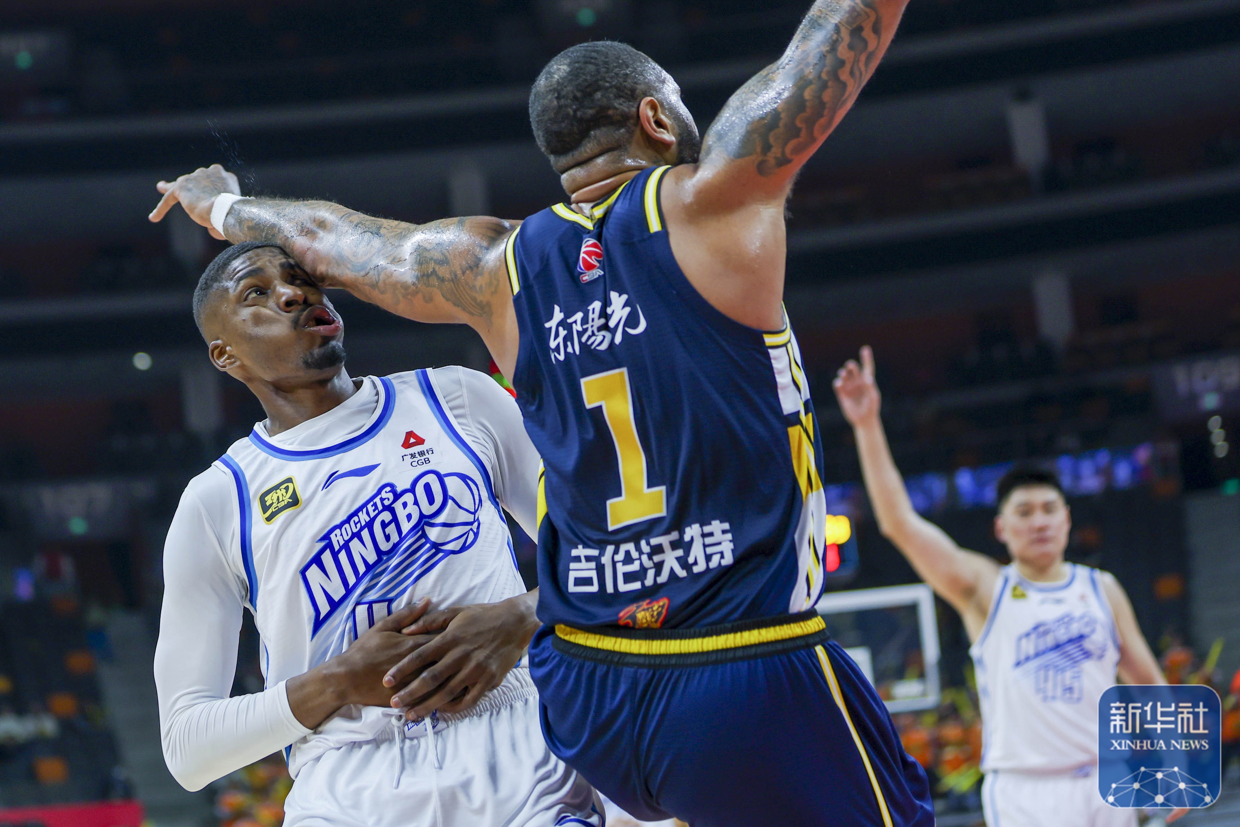 包含赛地聚焦——欧篮联冲刺阶段热度飙升；广州队内部沟通；气氛紧张；球队文化再被提及的词条