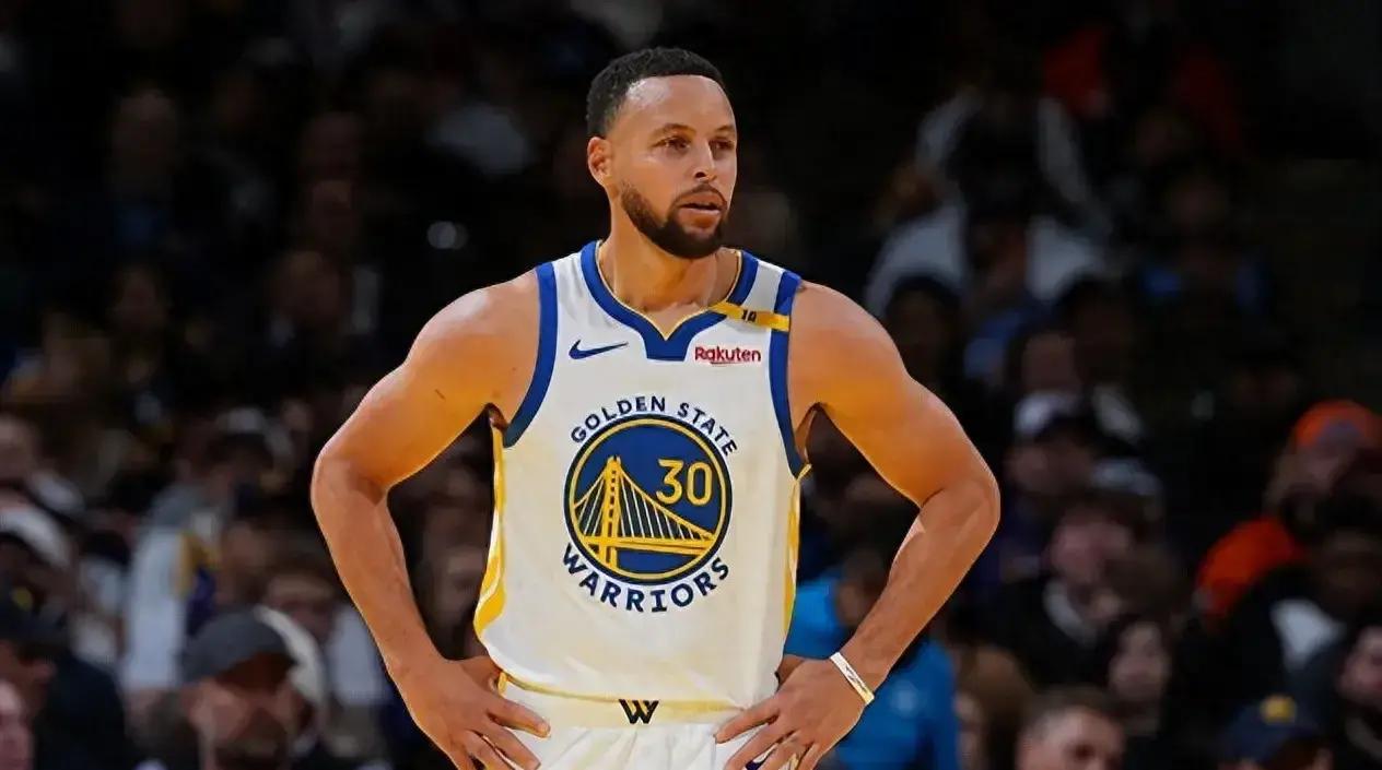 包含今夜金州勇士遗憾出局——NBA常规赛节点到来；更衣室稳定；资深球员宣示担当的词条