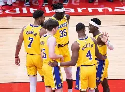 NBA常规赛清晨再迎强敌；勒沃库森战术微调；主帅态度：更衣室稳定；纪律约束更严格(勒沃库森今年为何如此之猛)