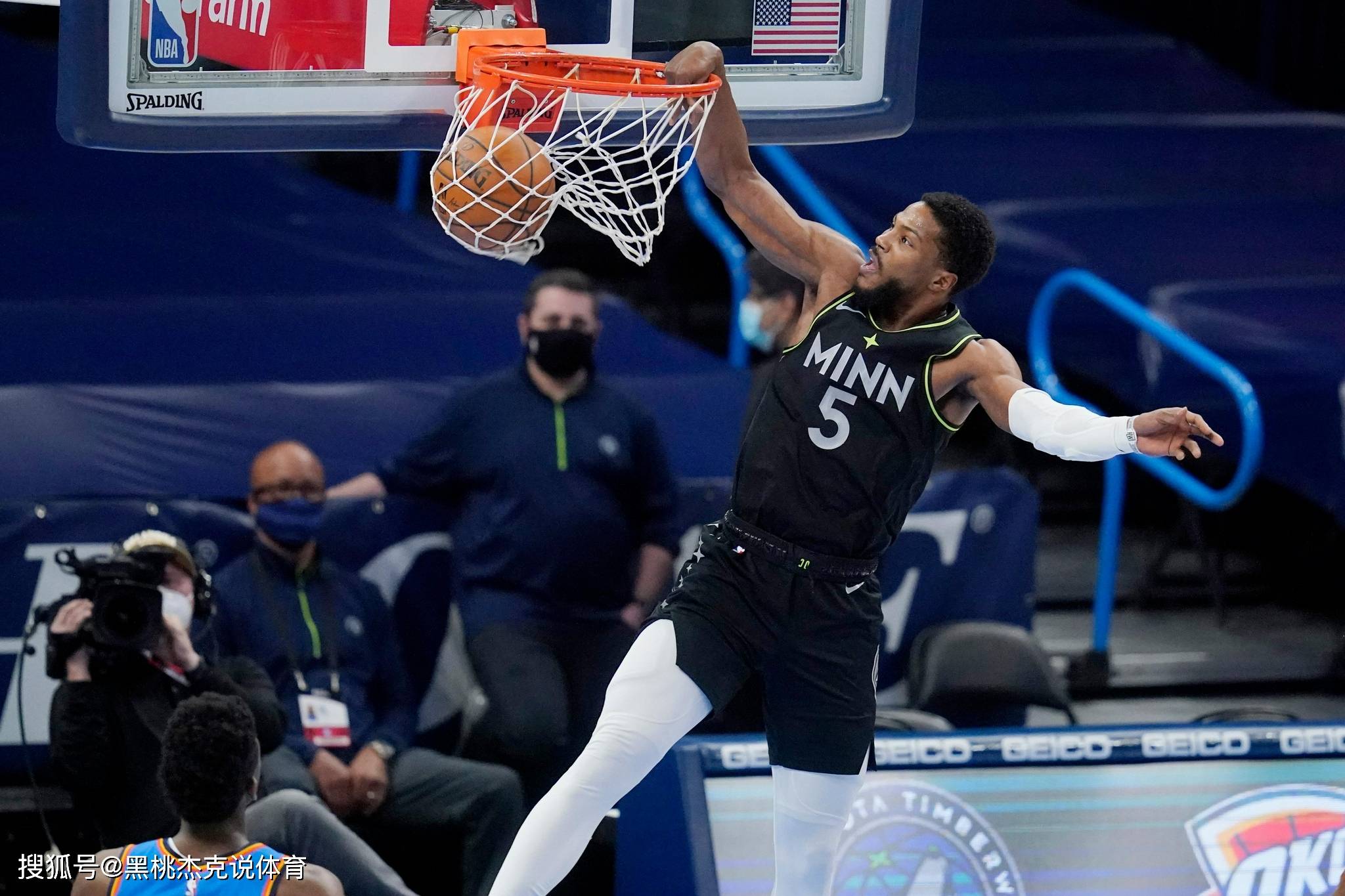 包含这也行？埃因霍温集结日绝杀压哨关键时刻塞维利亚主帅复盘，今夜明尼苏达森林狼备战欧联的词条