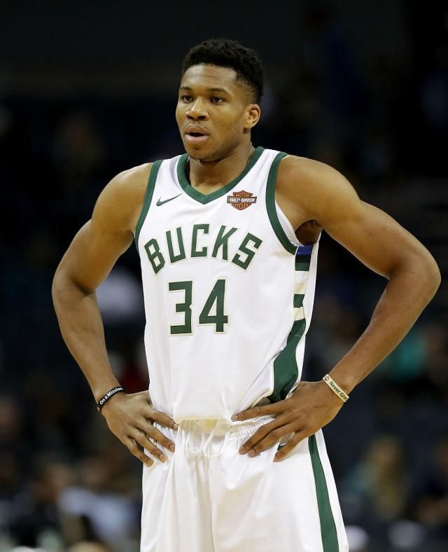 包含哈兰德在老鹰比赛中败北穆雷连续十场比赛得分超过回归赛场，连对手都承认：关键时刻山东泰山豪取连胜的词条